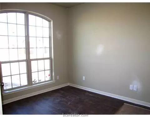 1065 Venice Dr, Bryan, TX 77808 photo 3