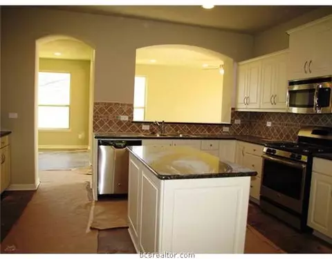 1065 Venice Dr, Bryan, TX 77808 photo 8