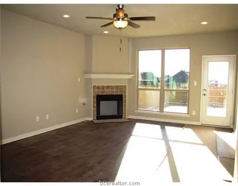 1065 Venice Dr, Bryan, TX 77808 photo 5
