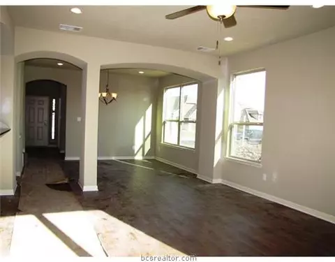 1065 Venice Dr, Bryan, TX 77808 photo 7