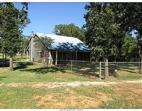 8974 Mccarver Ln, Bryan, TX 77808 photo 3