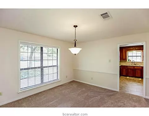 2312 Valley View Dr, Bryan, TX 77802 photo 6