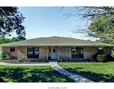 2312 Valley View Dr, Bryan, TX 77802 photo 1
