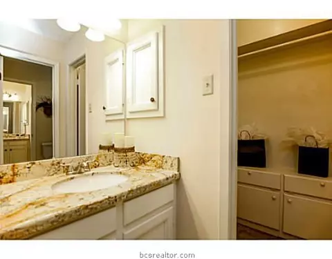 2312 Valley View Dr, Bryan, TX 77802 photo 14