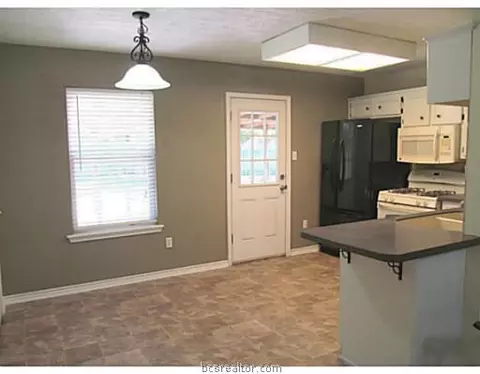 2533 Pinon Ct, Bryan, TX 77802 photo 5