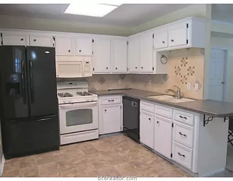 2533 Pinon Ct, Bryan, TX 77802 photo 6