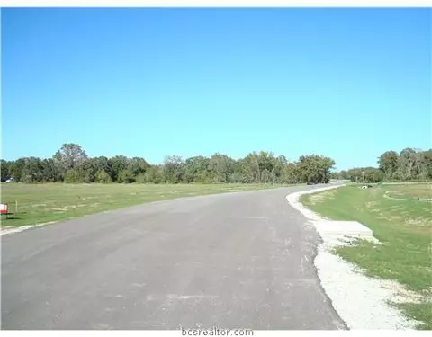6801 Mccrae Ln, Bryan, TX 77808 photo 3