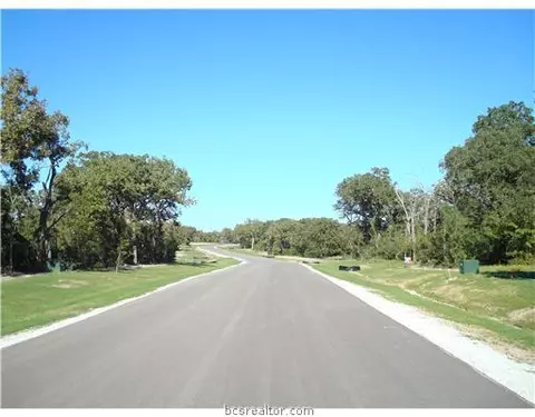 6801 Mccrae Ln, Bryan, TX 77808 photo 2