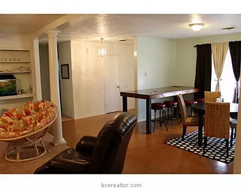 310 Borderbrook Dr, Bryan, TX 77801 photo 6