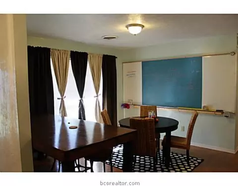 310 Borderbrook Dr, Bryan, TX 77801 photo 9