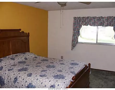 8272 Grassbur Rd, Bryan, TX 77808 photo 6