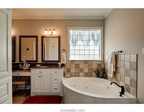 6977 Gemstone, Bryan, TX 77808 photo 7