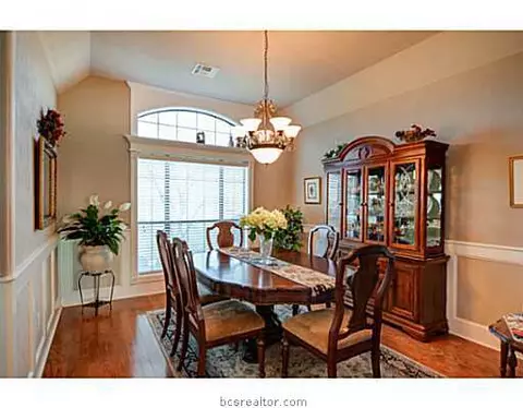 6977 Gemstone, Bryan, TX 77808 photo 3