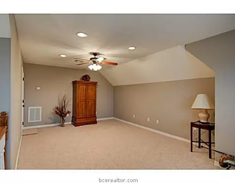6977 Gemstone, Bryan, TX 77808 photo 9