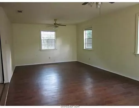 607 Olive St, Bryan, TX 77801 photo 2