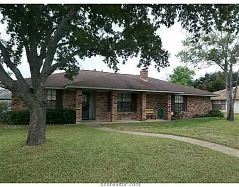 2312 Windsor Dr, Bryan, TX 77802 photo 2
