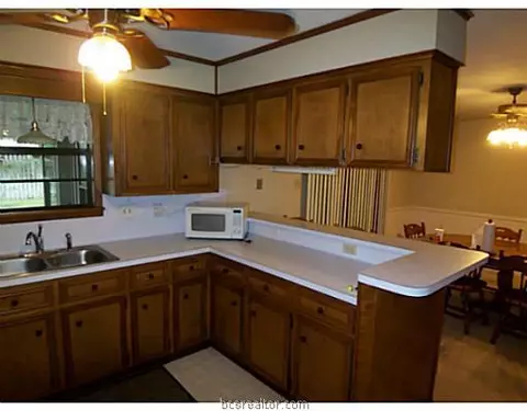 2312 Windsor Dr, Bryan, TX 77802 photo 8