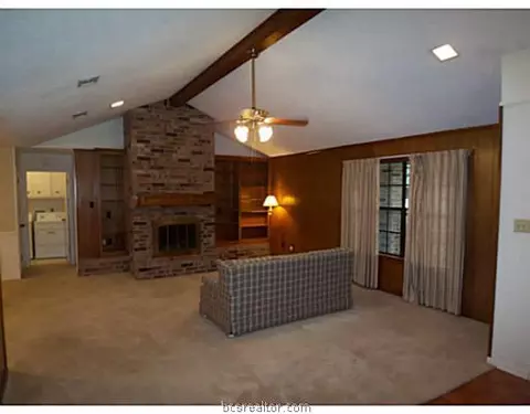 2312 Windsor Dr, Bryan, TX 77802 photo 3