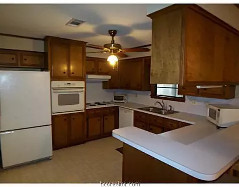 2312 Windsor Dr, Bryan, TX 77802 photo 9