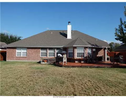 3908 Brighton Dr, Bryan, TX 77802 photo 2