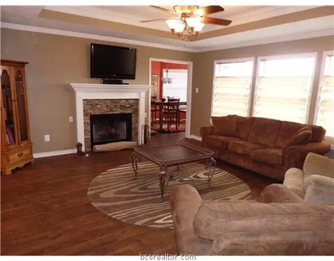 3908 Brighton Dr, Bryan, TX 77802 photo 4