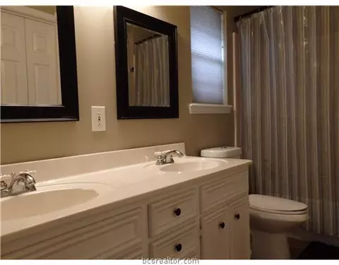3908 Brighton Dr, Bryan, TX 77802 photo 12