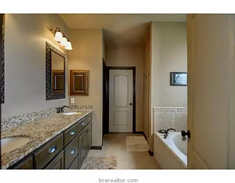 4847 Blazing, Bryan, TX 77808 photo 17