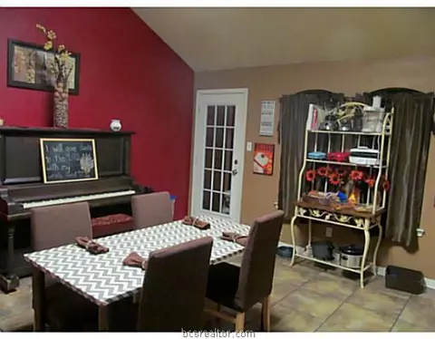 2027 Mountain Wind Loop, Bryan, TX 77807 photo 4
