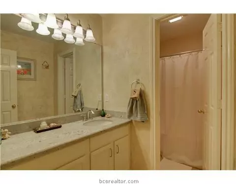 4601 Warwick Ln, Bryan, TX 77802 photo 14