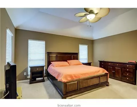 4601 Warwick Ln, Bryan, TX 77802 photo 8
