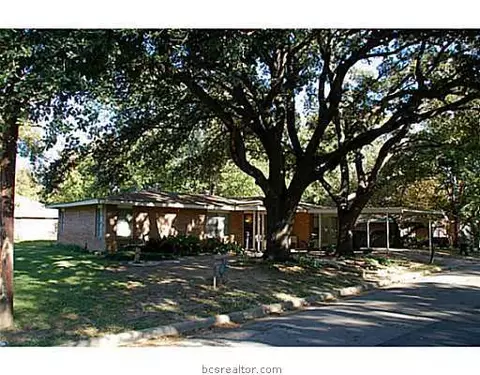 902 E 27th St, Bryan, TX 77803 photo 2