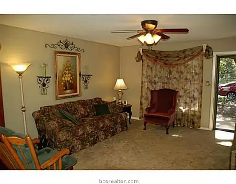 902 E 27th St, Bryan, TX 77803 photo 5