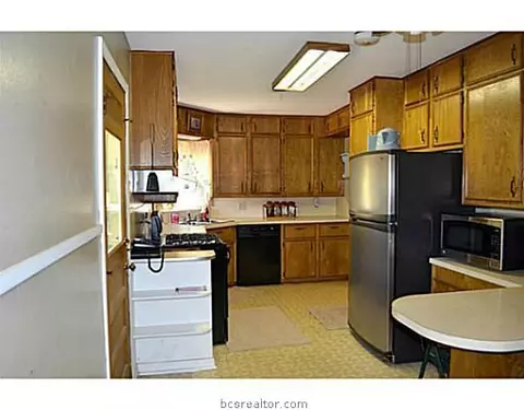 902 E 27th St, Bryan, TX 77803 photo 10