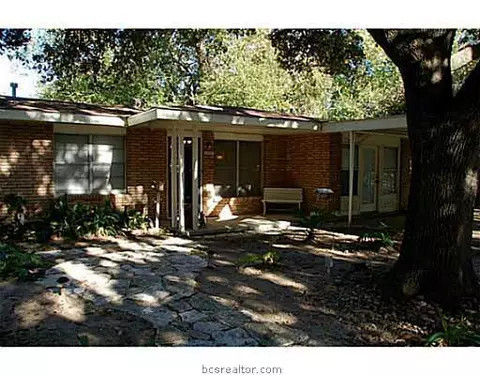 902 E 27th St, Bryan, TX 77803 photo 3