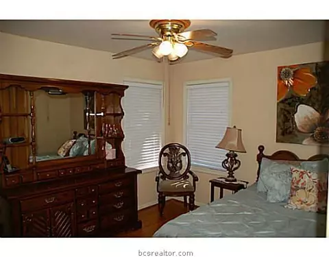 902 E 27th St, Bryan, TX 77803 photo 13