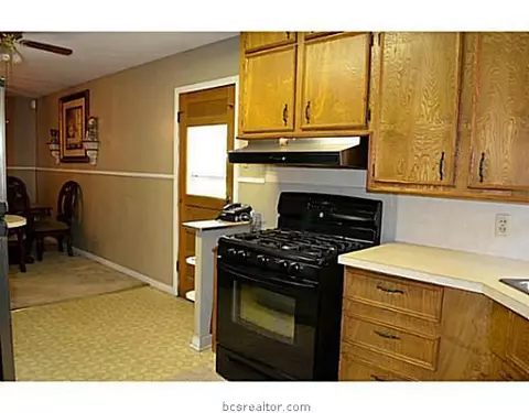 902 E 27th St, Bryan, TX 77803 photo 11