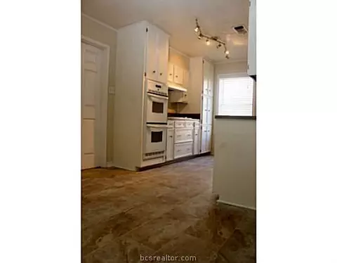 2905 Oakside Dr, Bryan, TX 77802 photo 7