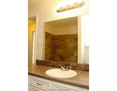 2905 Oakside Dr, Bryan, TX 77802 photo 14