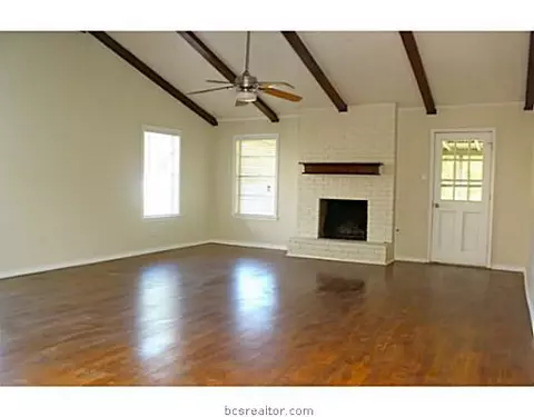 2905 Oakside Dr, Bryan, TX 77802 photo 2