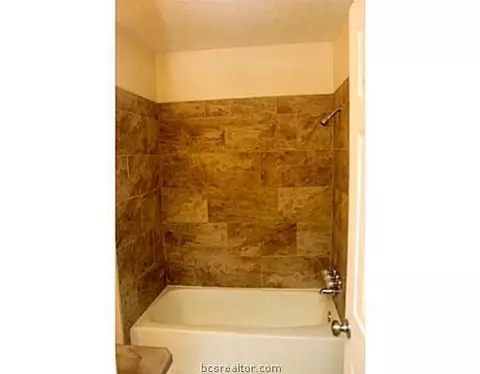 2905 Oakside Dr, Bryan, TX 77802 photo 12