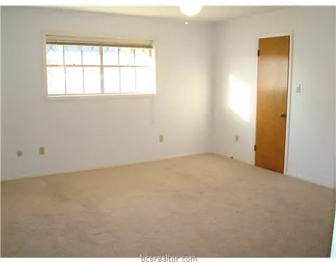 802 Avondale Ave, Bryan, TX 77802 photo 9