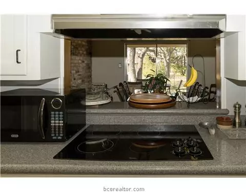 2705 Pinehurst Cir, Bryan, TX 77802 photo 7