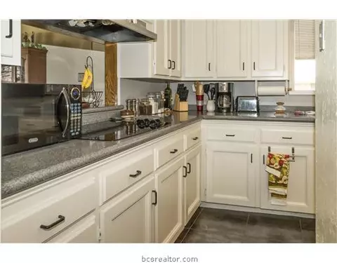 2705 Pinehurst Cir, Bryan, TX 77802 photo 6