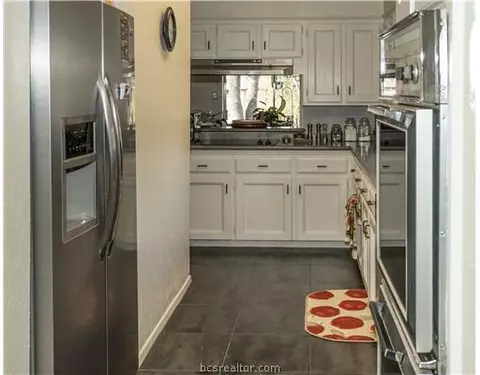 2705 Pinehurst Cir, Bryan, TX 77802 photo 8