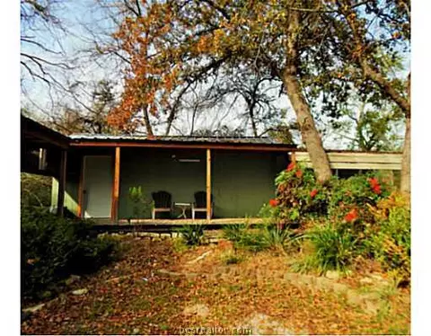 11748 Grassbur Rd, Bryan, TX 77808 photo 2