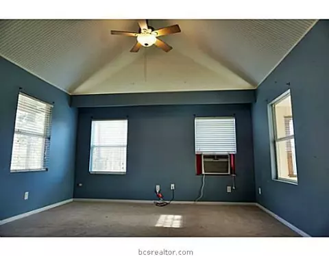 11748 Grassbur Rd, Bryan, TX 77808 photo 9