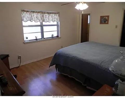 903 Cedar Cir, Bryan, TX 77803 photo 7