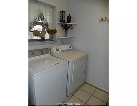 903 Cedar Cir, Bryan, TX 77803 photo 16