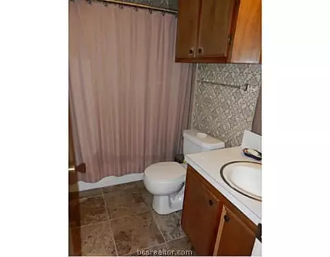 903 Cedar Cir, Bryan, TX 77803 photo 9