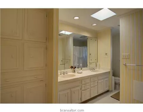 2707 Pinehurst Cir, Bryan, TX 77802 photo 9